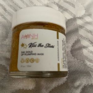 Kiss the stars overnight 24k gold lip mask